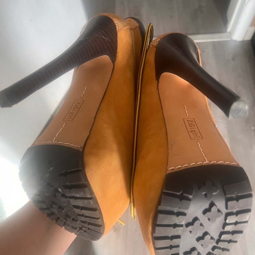 ZIGI Girl Mustard and Brown Heels